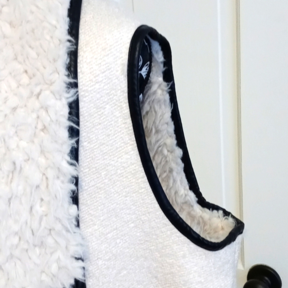 🌫Live A Little🌫 - Faux Fur Shearling Cardigan Vest - Picture 8 of 14